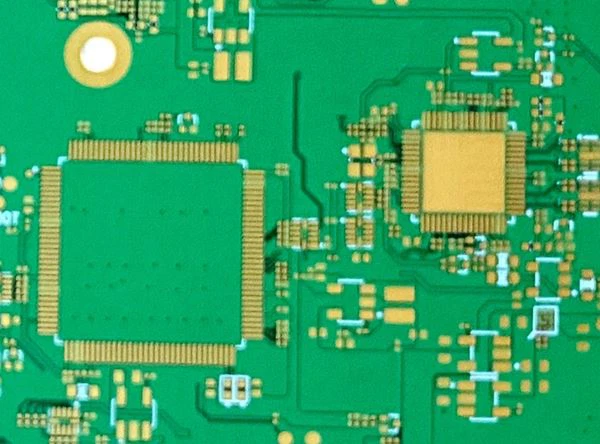 แผงวงจรพิมพ์พร้อม BGA