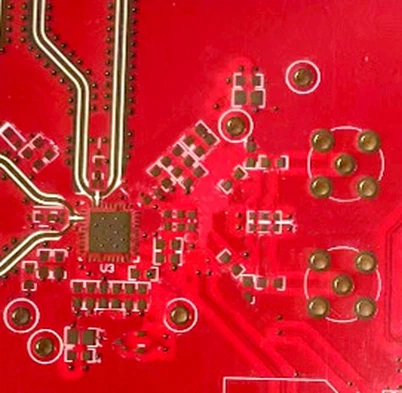 บอร์ด PCB สีแดง